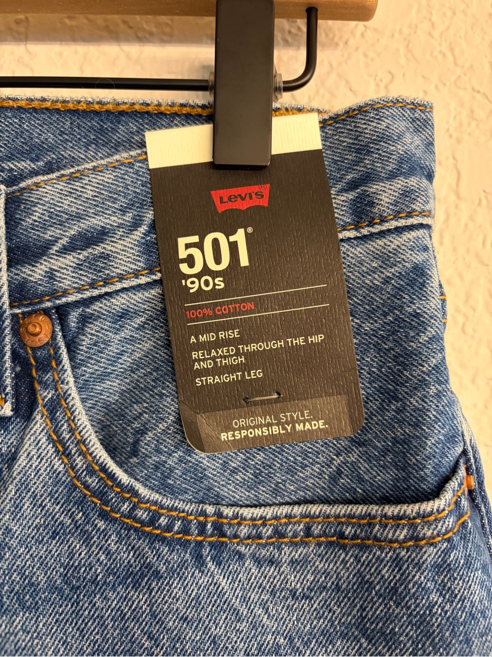 NWT Levi’s 501 ’90s Jeans 27x32 Mid Rise Relaxed Straight Leg Blue Denim - Picture 2 of 5
